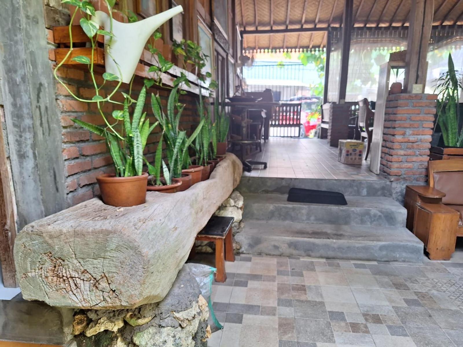 Oma Joglo Jimbaran Hotel Exterior foto